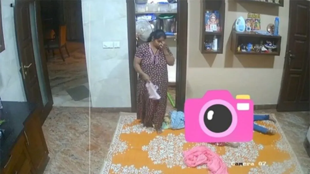 ⁣Aunty Big Boobs Captured In Cctv Cam