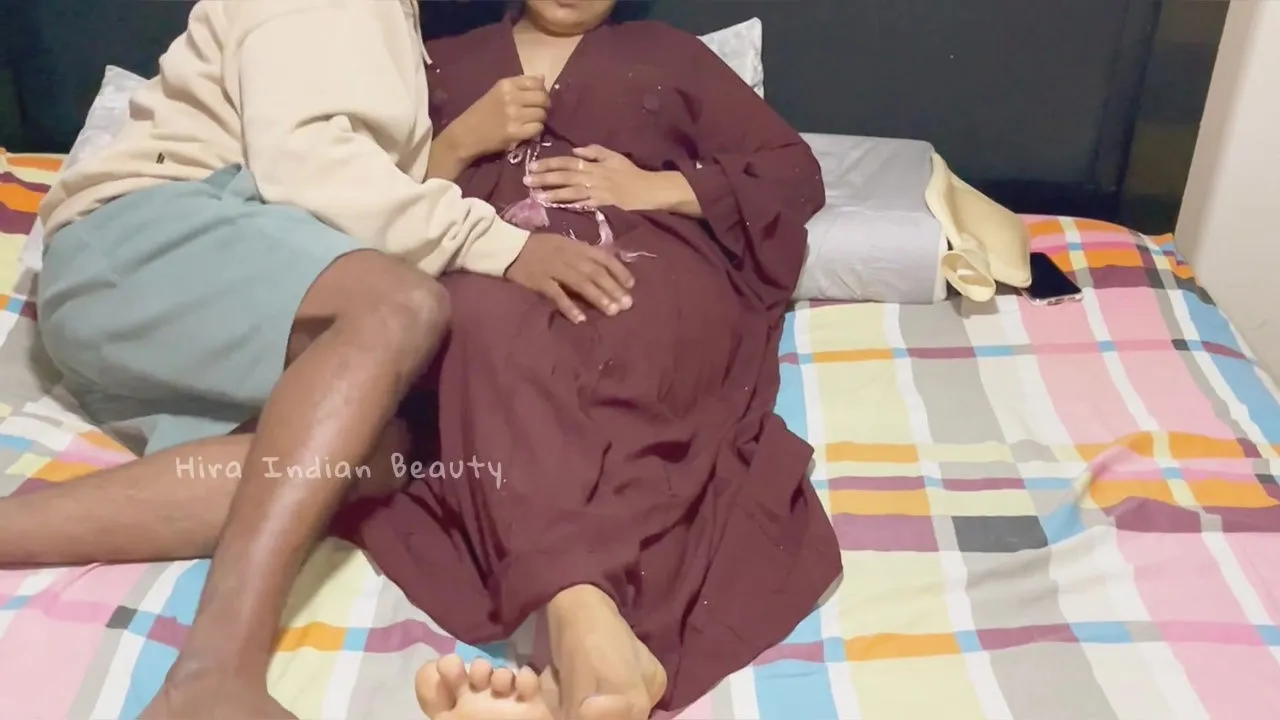Desi Couple’s Spicy Night Curvy Hijabi Indian Wife’s Sensual Love Making(1)