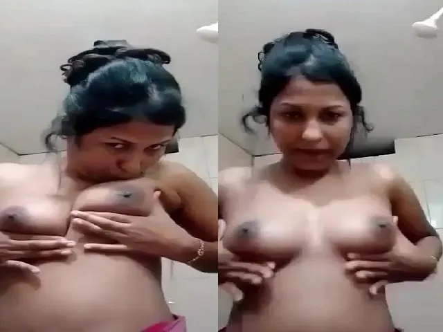 Horny girl rubbing pussy Indianxxx nude viral show